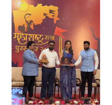 Dr. Jay Singh Nayak receiving recognition